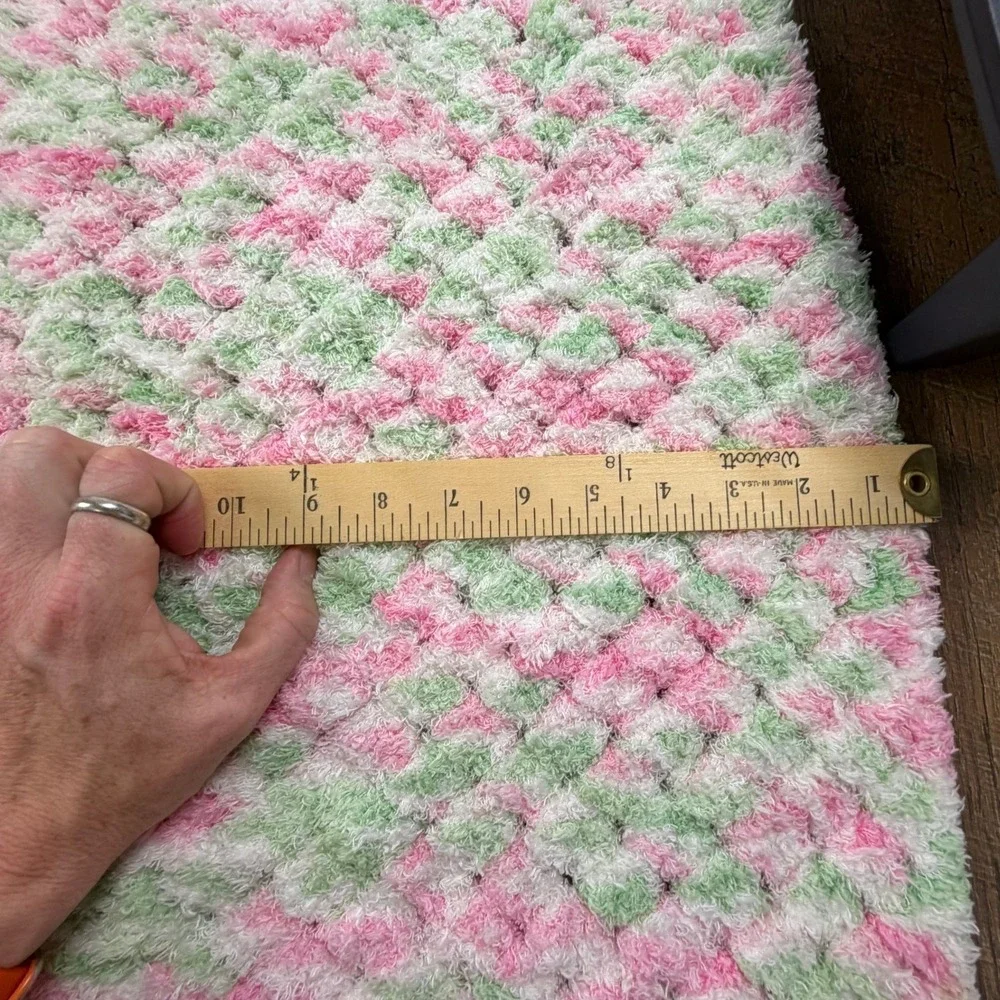 Handmade Crochet Chenille Baby Blanket Pink Green White Pinwheel‎ Swirl Lap